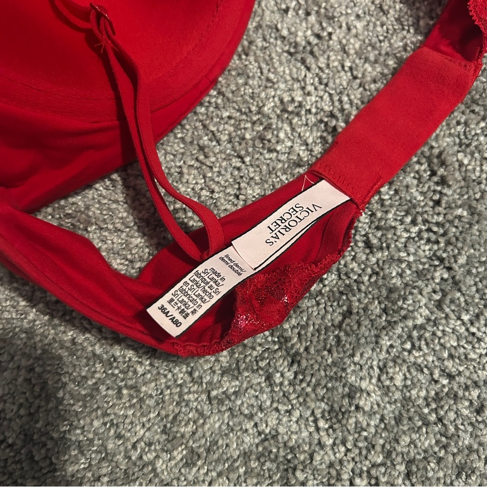 red bra - Picture 4 of 4